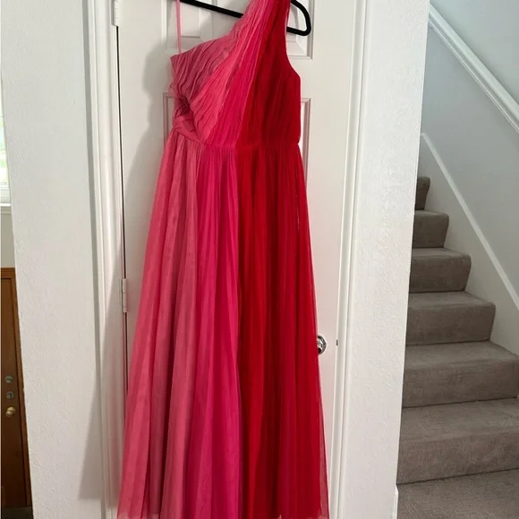 Hutch Tarina Gown Size 6 - Picture 3 of 8